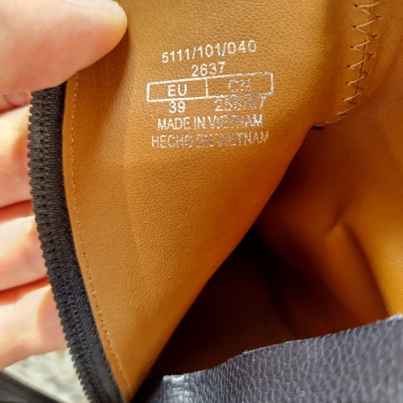 ZARA Point Toe Black Leather Side Zip Ankle Booties Sz 39/8,5 - Picture 8 of 8